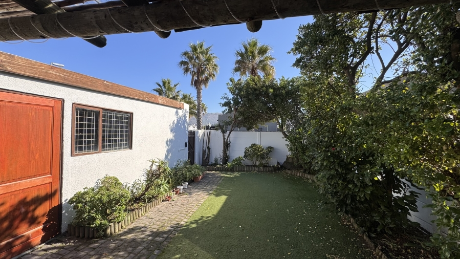 3 Bedroom Property for Sale in Kirstenhof Western Cape